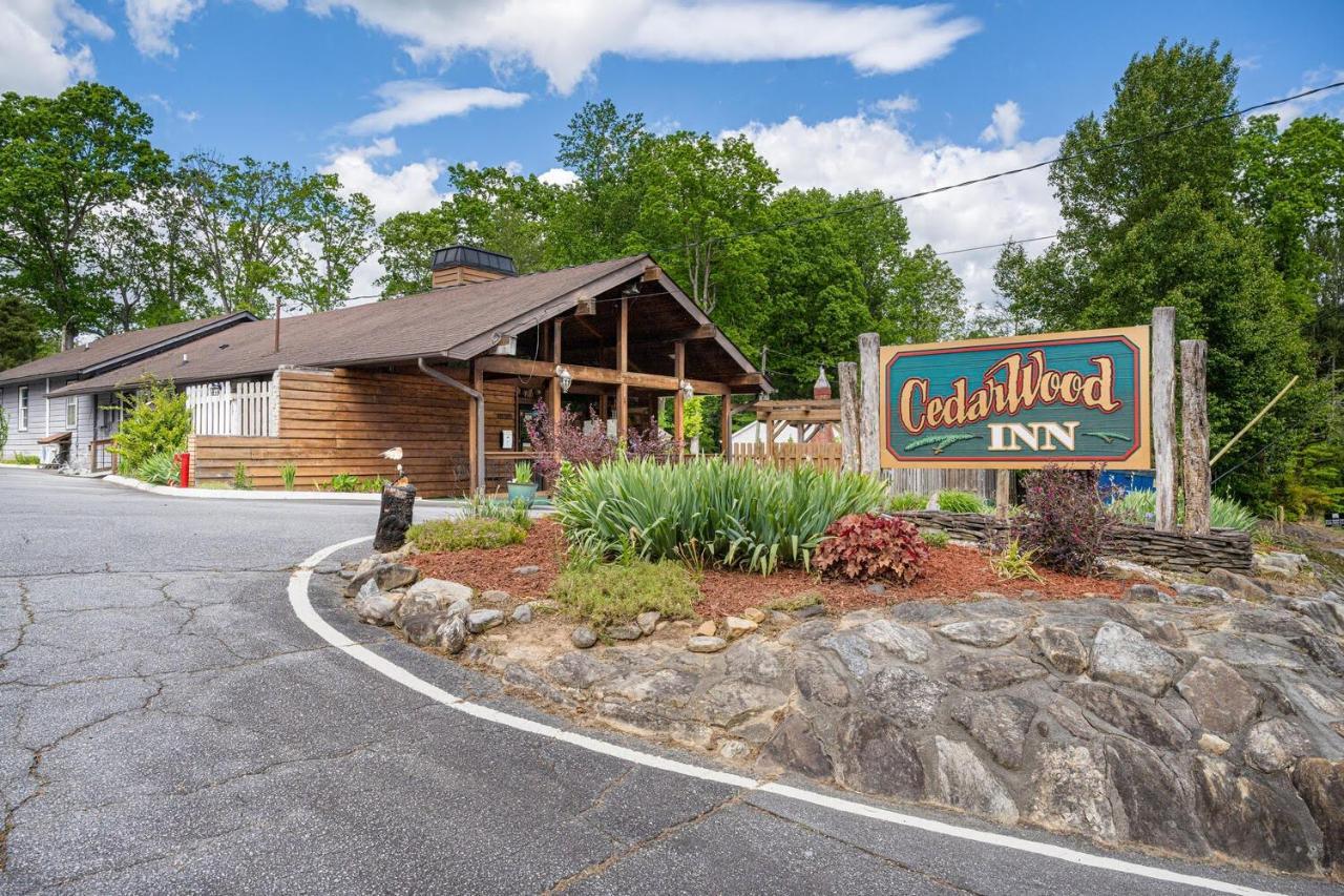 Cedarwood Inn Хендерсонвилл Экстерьер фото